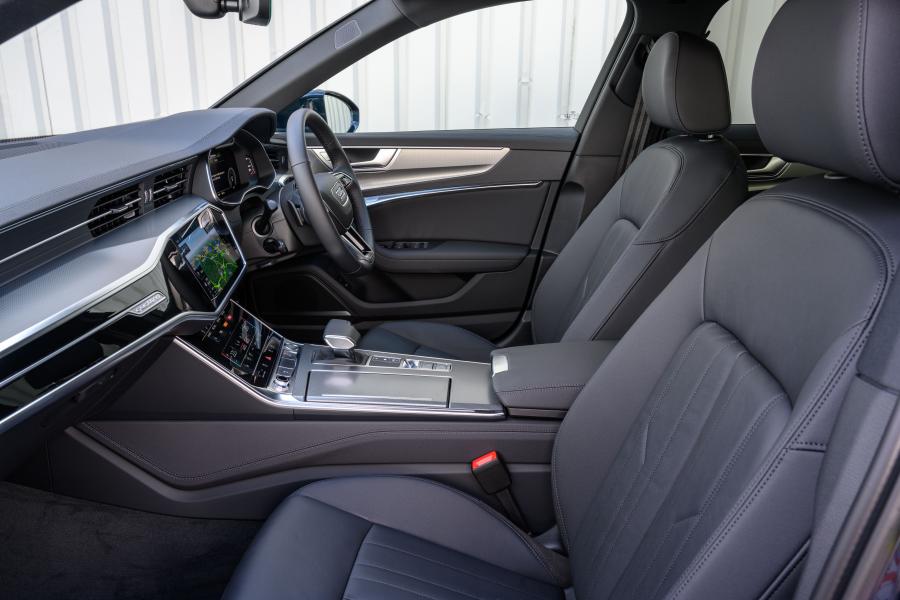 Интерьер Audi A6 50 TDI Allroad Quattro 2019 года  (UK) (фото 16 из 40)